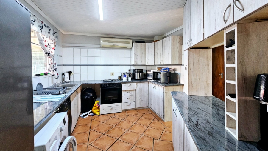 3 Bedroom Property for Sale in Langenhovenpark Free State